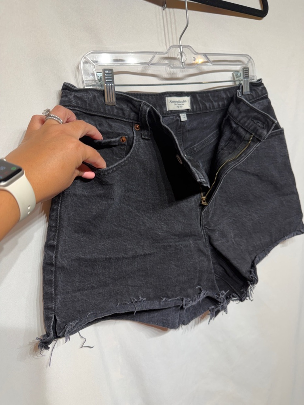 Abercrombie & Fitch The 4” Mom Short High Rise Curve Love Black Denim Shorts 31 - Picture 5 of 8